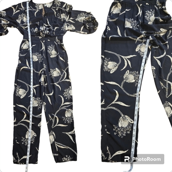 🦃TODAY ONLY🦃BCBGENERATION Joie Black Floral print V- neck casual Jumpsuit sz S - Picture 14 of 14